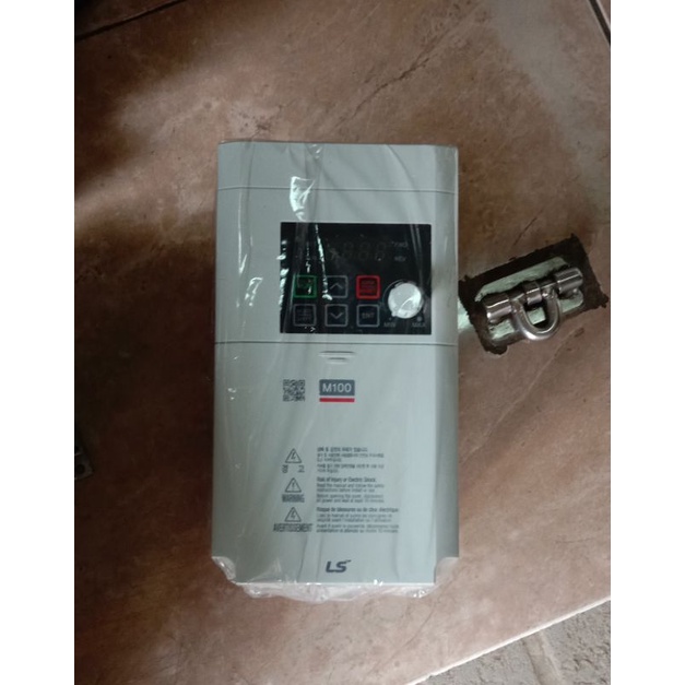 LS INVERTER LSLV0022M100-1E0FNS 200~240V 1Phase 4,5Kva