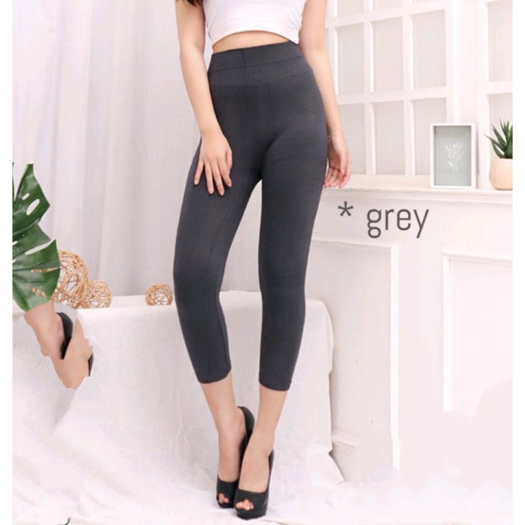 Leging pendek wanita jumbo 7/8 polos hitam