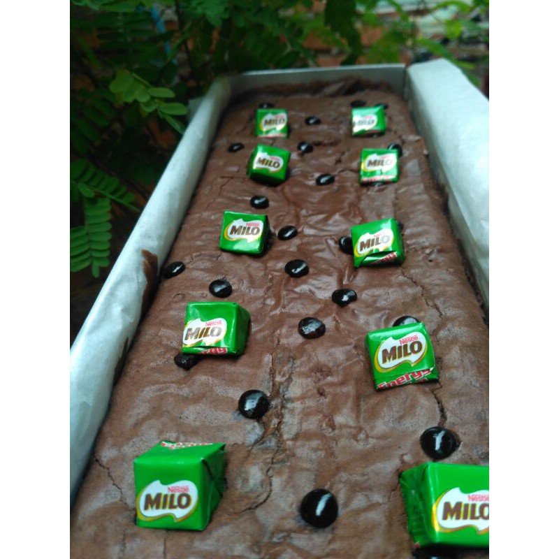 

Brownies panggang topping milo cube