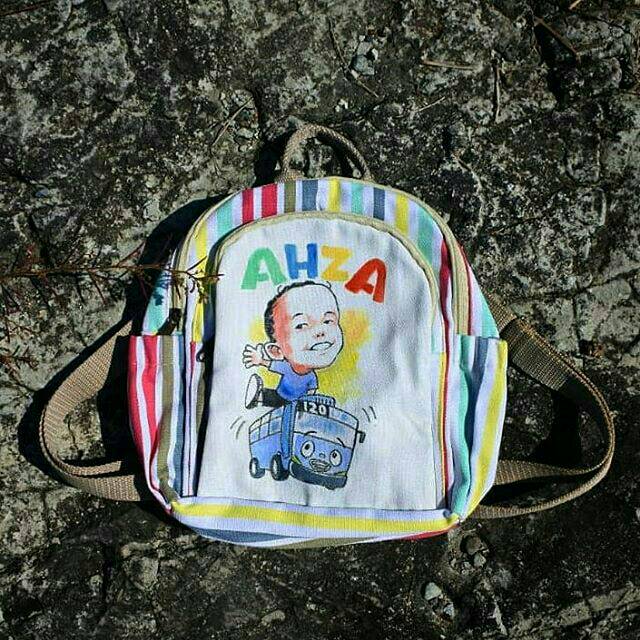 

Ransel Lukis, Gambar Custom Motif Pelangi