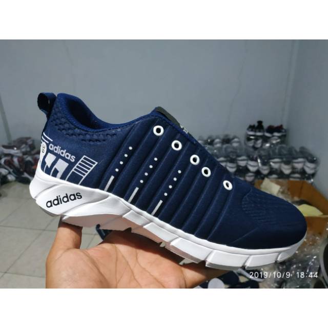 DROPSHIP SEPATU ADIDAS TITIK