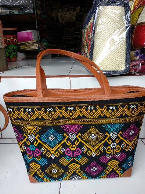 Tas Wanita Motif Endek