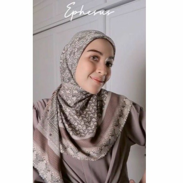Wearing Klamby - Julang scraf x Hamidah color Ephesus from Klamby Julang Series