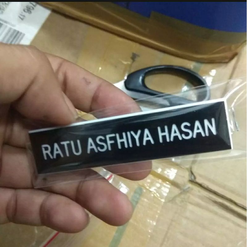 

Papan Nama/Nametag magnet