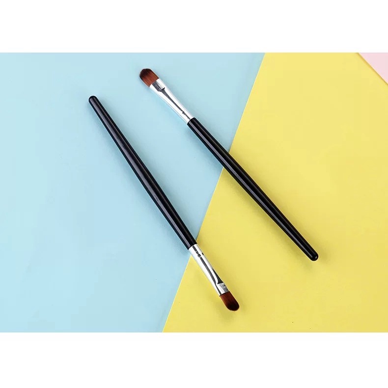 Kuas Eyeshadow brush make up Blending Brush Make Up Peralatan Dandan / kuas makeup