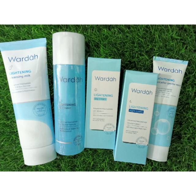 WARDAH PAKET LIGHTENING KUMPLIT (Gentle wash kecil+siang kecil +malam kecil+ toner +cleanser milk