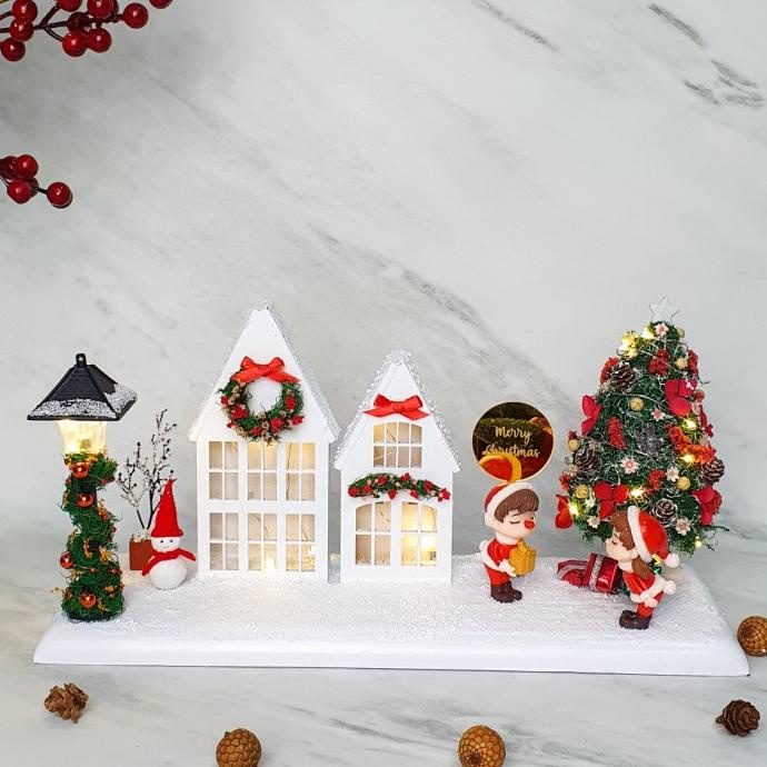 

SNOWY CHRISTMAS GIFT DGFXG6563