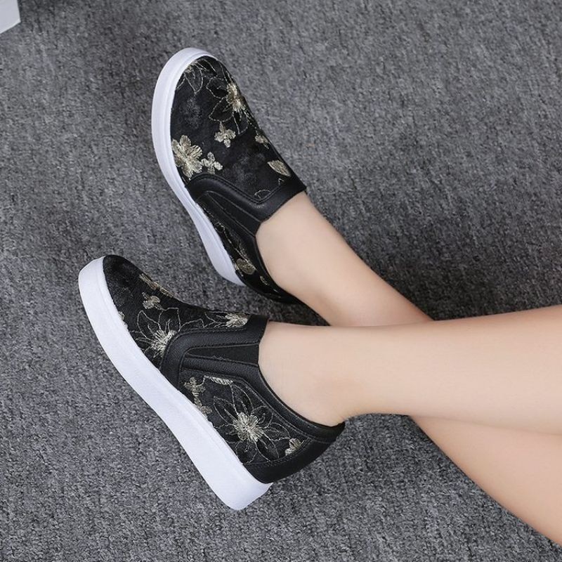 ( AMOUR ) Sepatu Wedges Brokat Korea Fashion Import 811