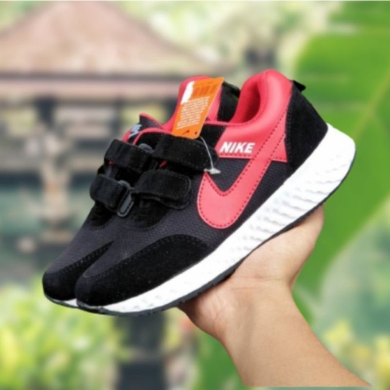 Sepatu anak Nike zoom perekat 33 - 37 hitam putih /hitam merahsepatu anak laki laki