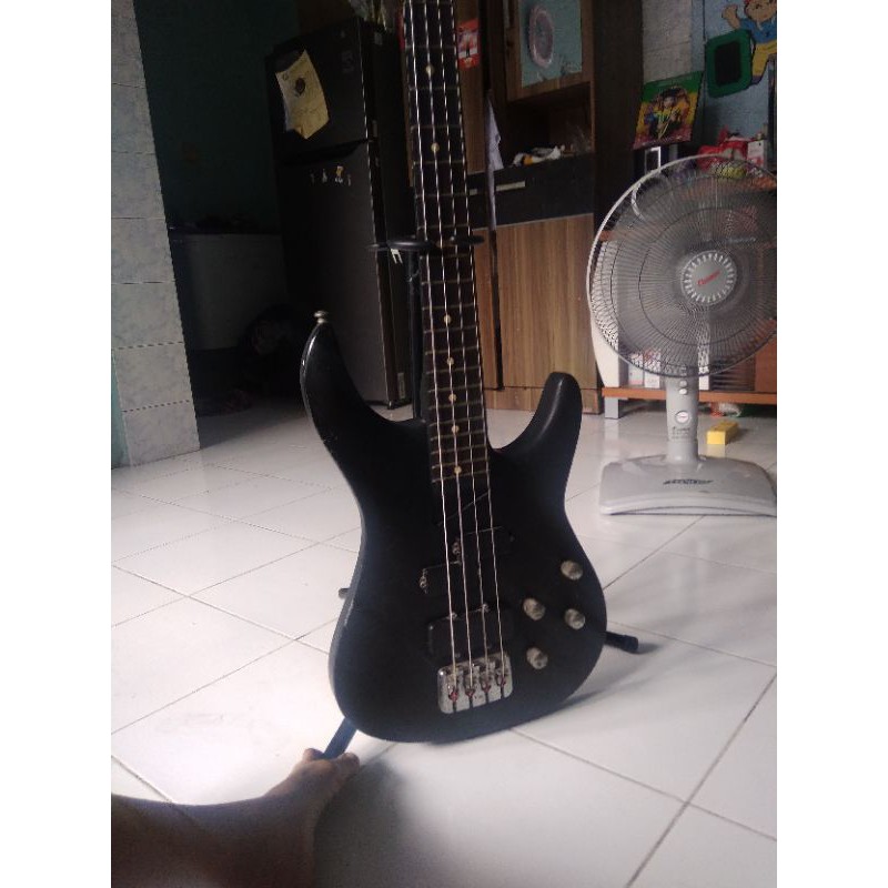 bass fender custom
