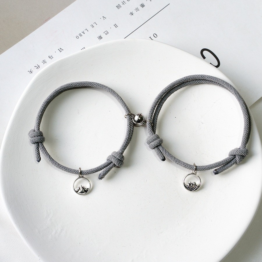 2PCS/Pair（1 Sepasang）Gelang tali Buatan model kepang dengan magnet gelang couple pasangan bracelet persahabatan hitam tangan wanita dan pria gelang inisial