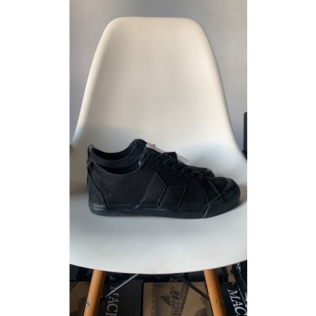 macbeth elliot black black