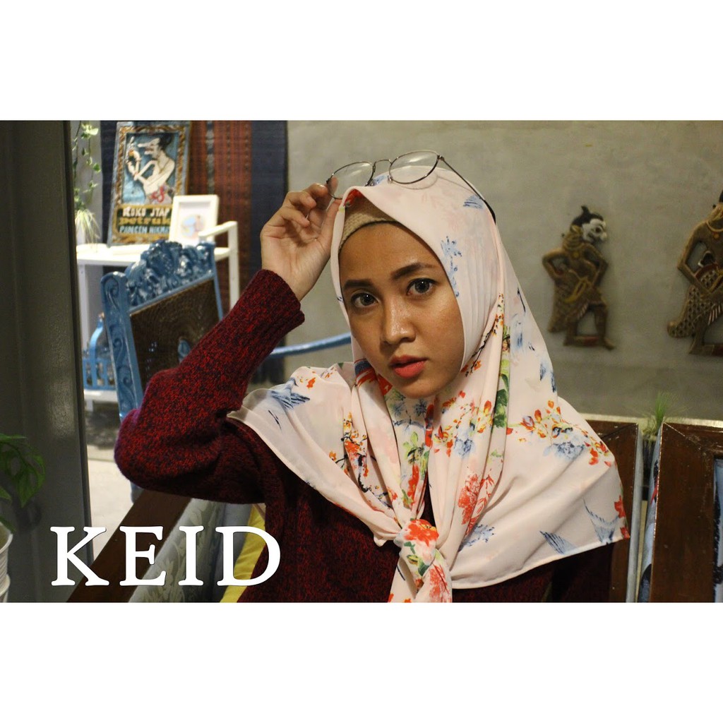 Hijab / Jilbab / Khimar Segi Empat Premium Wolfis Navy Motif Halus Syari