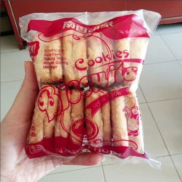 Sa Kak Pia / Biskuit Segitiga Nam Hiong Khas Selatpanjang / Sakakpia Aliong / Biscuit A liong