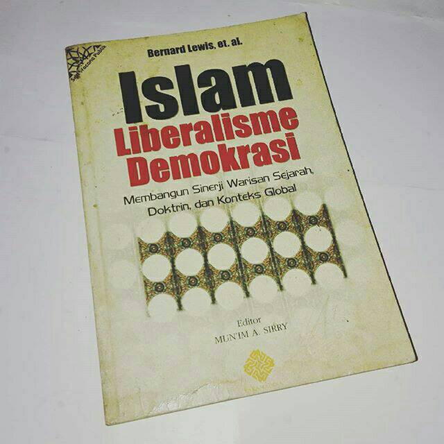 ISLAM LIBERALISME DEMOKRASI