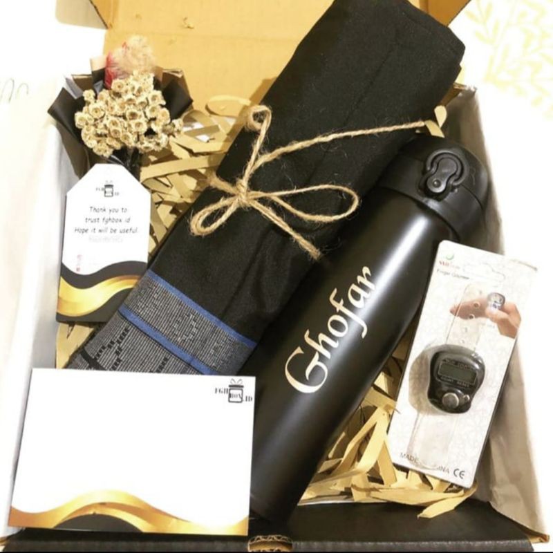 

Hampers / Hampers Cowo / Kado Cowo / Kado Muslim / Souvenir Muslim / Souvenir pengajian / Souvenir Tahlilan / Souvenir 40hari 100 hari 1 tahun khaul alm / Kado Ulang Tahun / Kado Annive / Sarung / Hampers Ramadhan / Hampers Lebaran / Parsel Lebaran