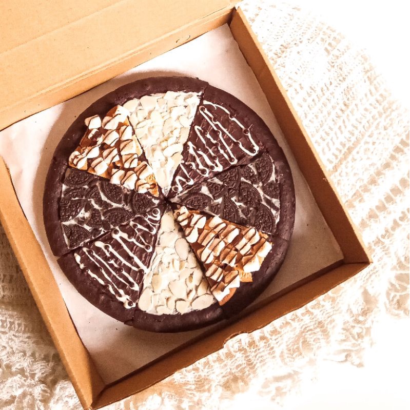 

Premium Pizza Brownies 26 cm | Byuss Cakery