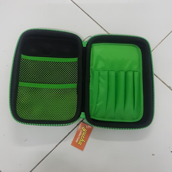 

Tempat pensil smiggle soccer DA 6787