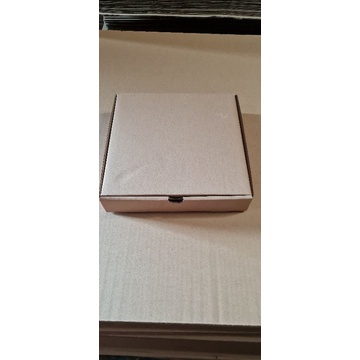 

box pizza uk. 25x25x5