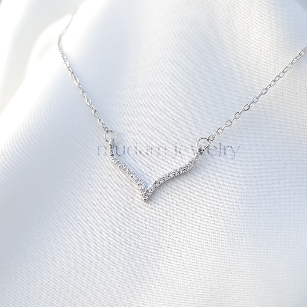 Kalung Model Fuji Dengan Taburan Diamonds Artifisial Tersedia Warna Rose Gold, Gold dan Silver