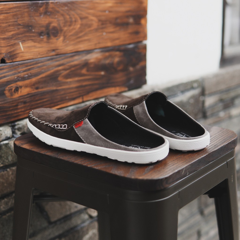 SEPATU SLOP SLIP ON KICKER BUSTONG SEPATU SLIP ON STICHING