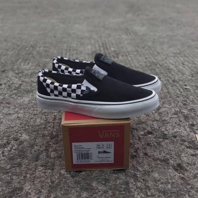 Sepatu THRASHER x Vans Slip On Classic Checkerboard Black White Hitam Putih BNIB Original Premium