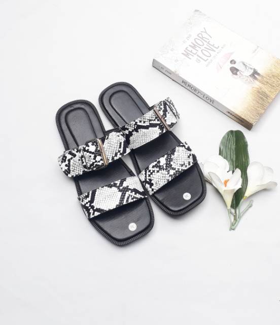 SB ~ ARINS SANDAL