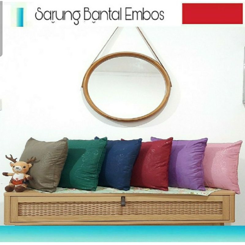 sarung bantal sofa/kursi  embos 60x60 premium