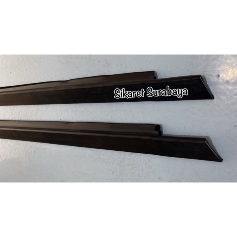 Karet Pelipit List Kaca Weather Strip L300 Depan Luar