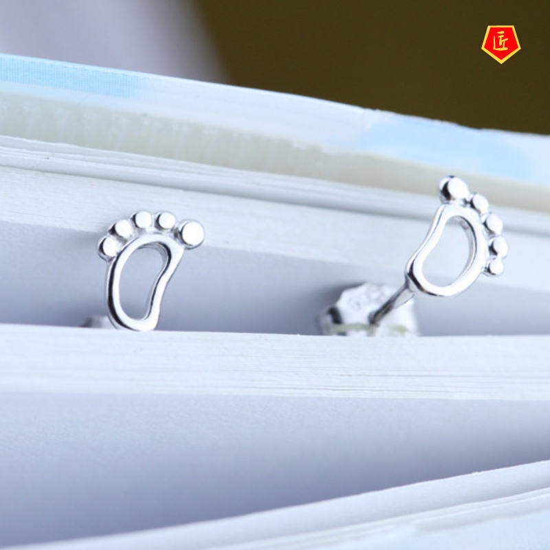 [Ready Stock]Women's Simple Silver Footprints Ear Studs