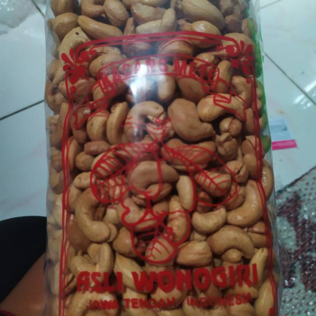 

Kacang mete matang Wonogiri