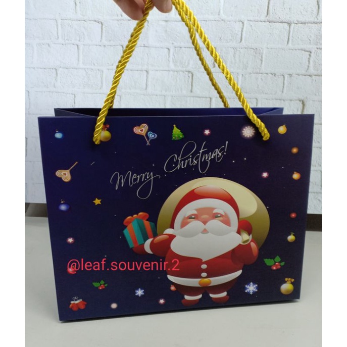 

Paper bag natal kue / tas natal / tas kado natal / paper bag natal / hamper natal / hampers natal