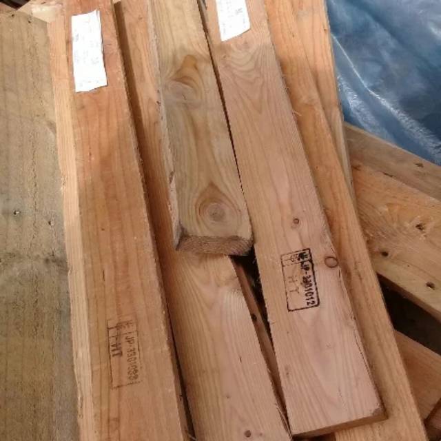 Balok jati belanda merah