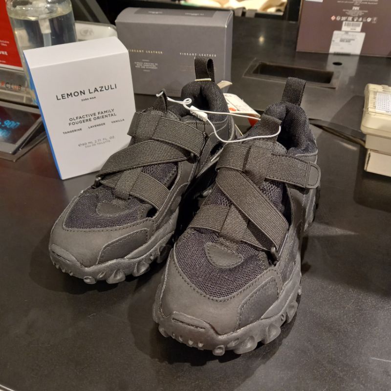 ZARA ORIGINAL SALE Sneakers Sepatu Anak Hitam Polos Boots