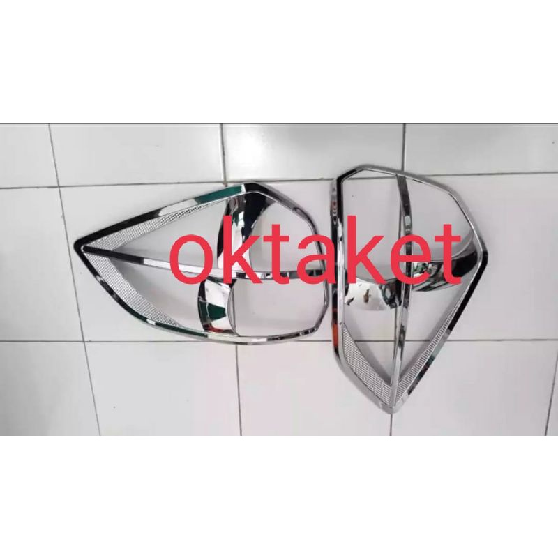 Garnish lampu belakang Ertiga lama hitam &amp; chrome / tail lamp garnish jsl