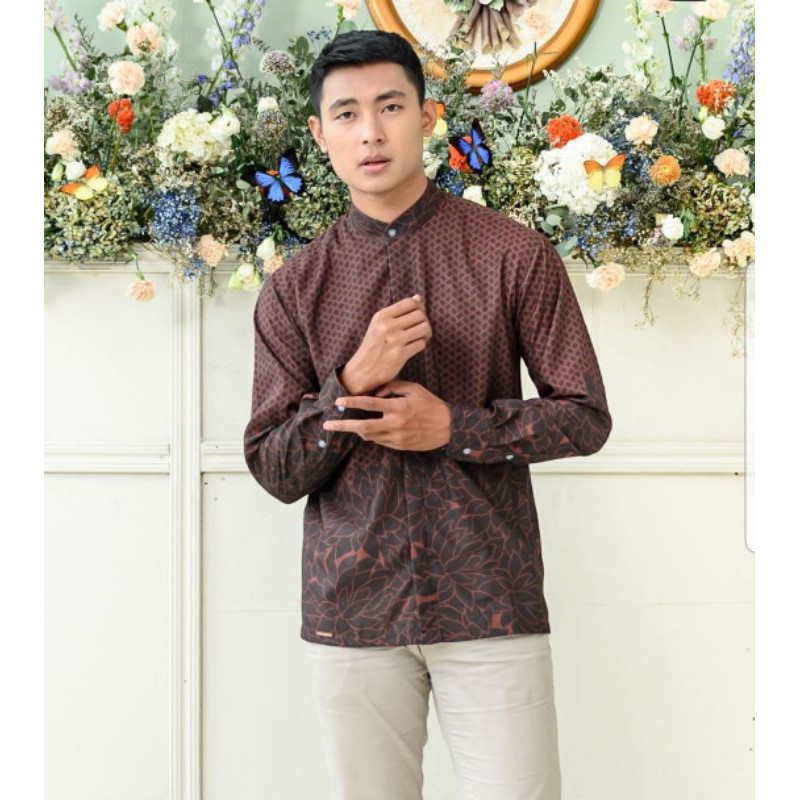 GAVIN LONG SHIRT WEARING KLAMBY