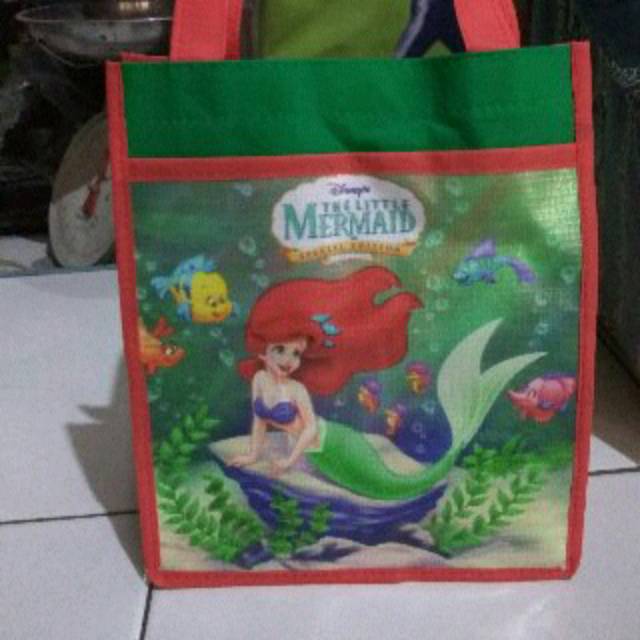 

Tas souvenir ultah little mermaid | tas ultah anak | termurah, terbaru, terunik, multifungsi