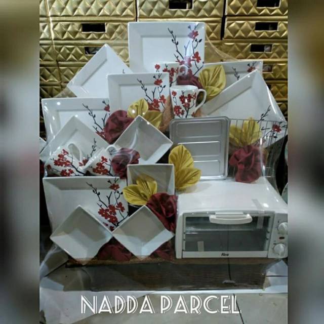 

PARCEL DINNERSET+OVEN/MICROWAVE ,PARCEL LEBARAN / IDUL FITRI / NATAL / TAHUN BARU / IMLEK