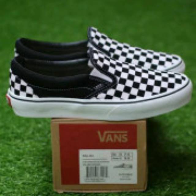 sepatu Vans slip on catur
