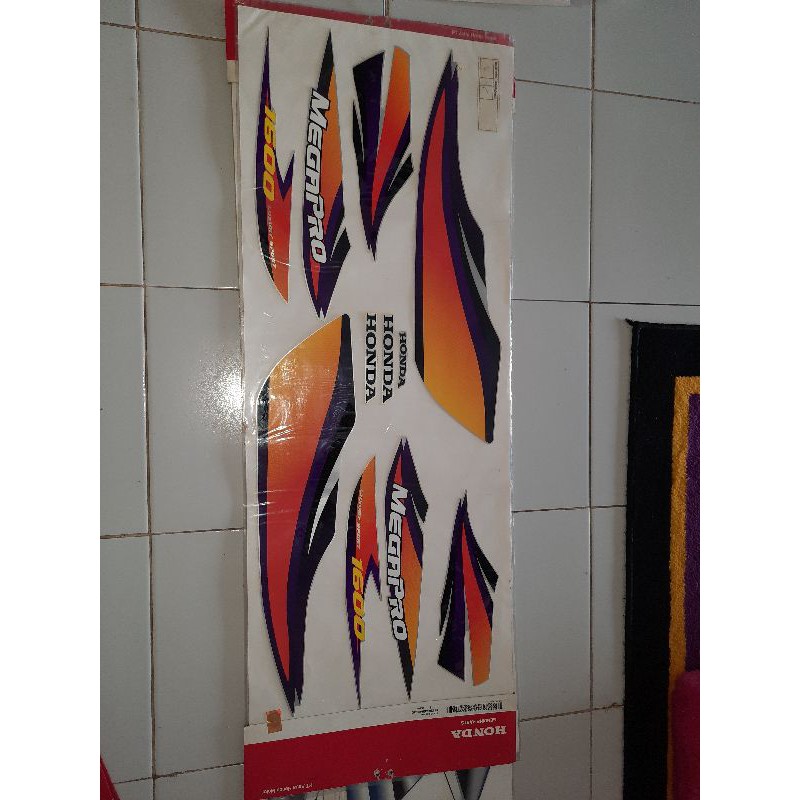 871X0-KEH-660Z striping Honda megapro