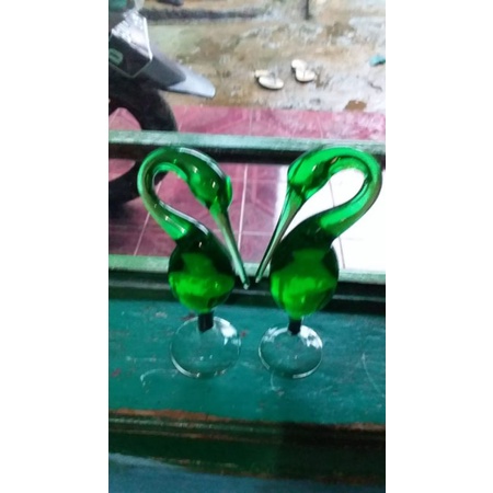 hiasan dinding dekorasi pajangan lemari kaca kristal model angsa