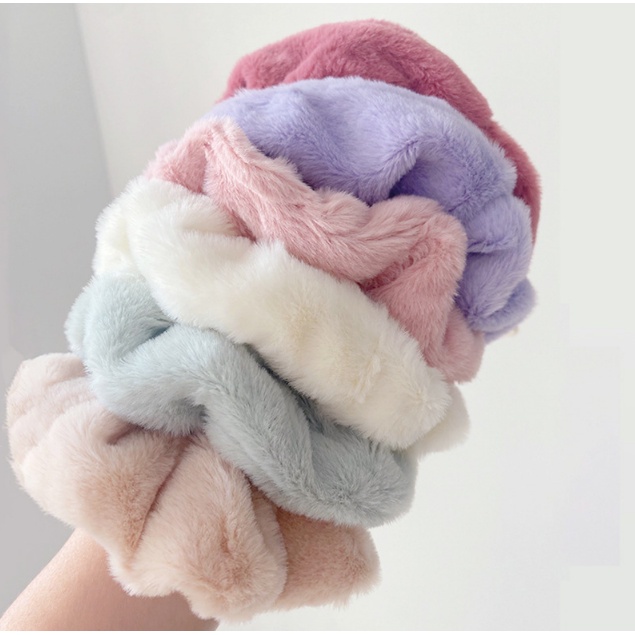 Ikat Rambut Scrunchie Korea Perempuan Dewasa Bahan Kain Velboa Bulu Halus Aksesoris Rambut bahan kualitas import AK190