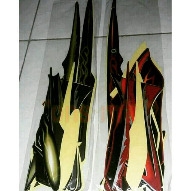 Sticker striping bodi motor yamaha vixion tahun 2011