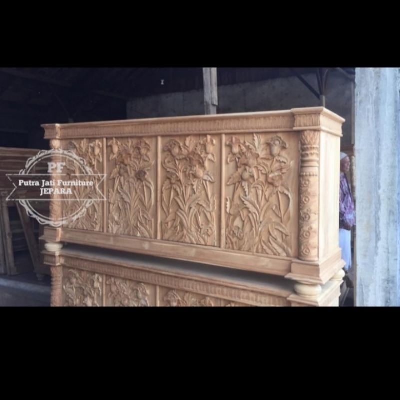 Lemari pendek ruang tamu bufet meja Tv ukir Jepara kayu jati