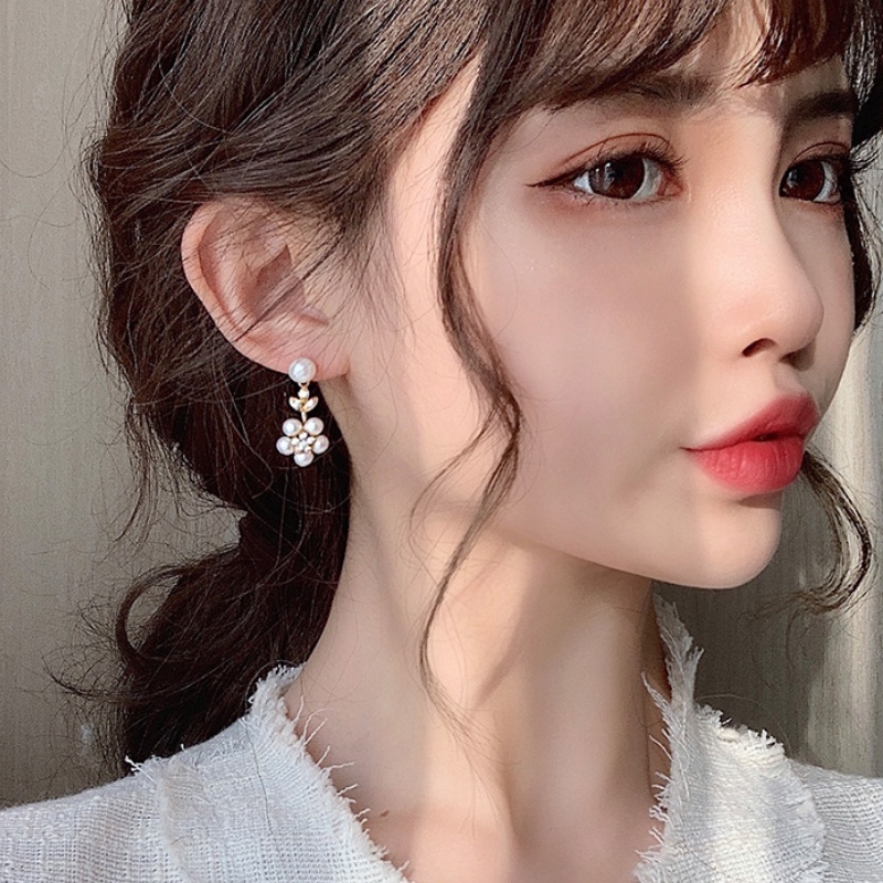 Anting S925 silver needle Bentuk Bunga Daun Aksen Mutiara Gaya Korea