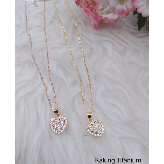 kalung titanium liontin permata love
