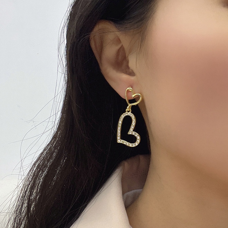 Anting Tusuk Gantung Temperament Desain Hati Hias Berlian Gaya Koreasimple Untuk Wanita