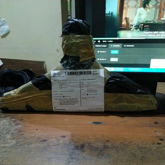 Gantungan Baju / Hanger Baju Besi Warna Isi 10