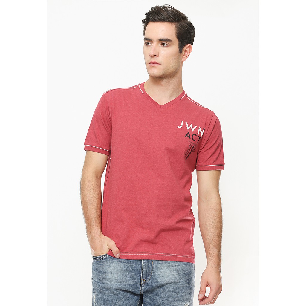 Johnwin - Kaos Casual - Kaos Pria - T Shirt - Sablon - V Neck - Merah - Slim Fit - ATS.622.M183.01.C