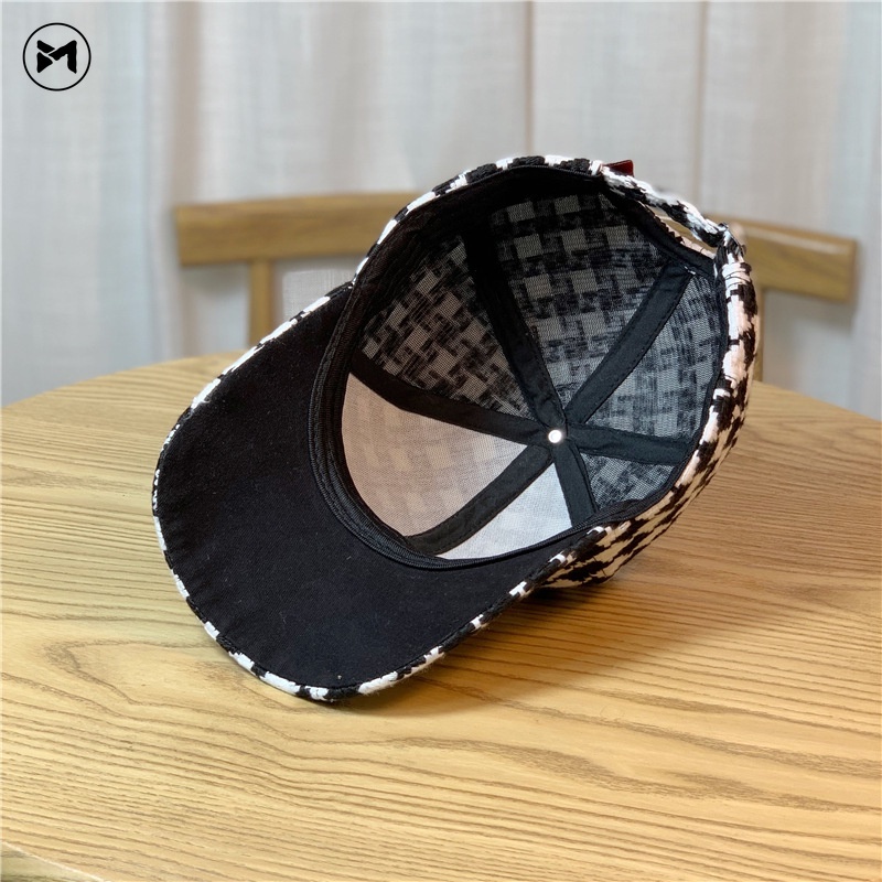 Topi Baseball Motif Kotak-Kotak Hitam Putih Aksen Berlian Imitasi Gaya Kasual Untuk Wanita-5